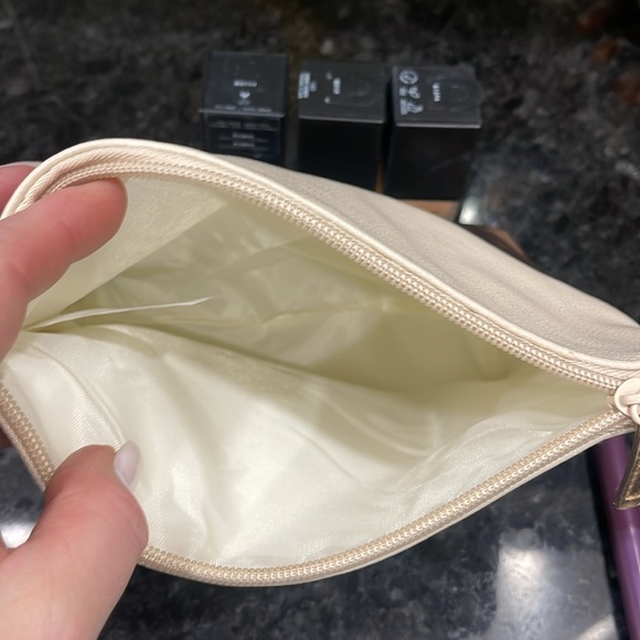 Elf Flawless Satin Foundation 3 Shades Bundle - Picture 13 of 13